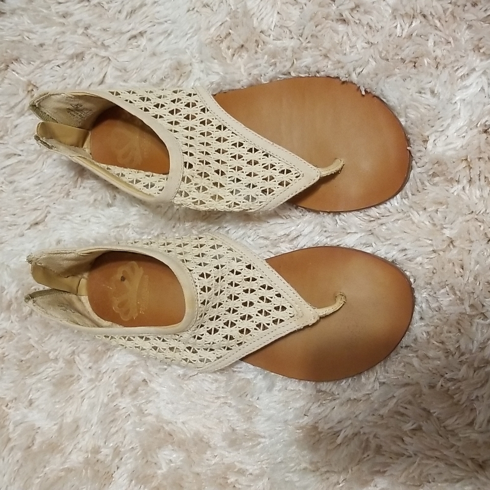 Sandles - Picture 1 of 4